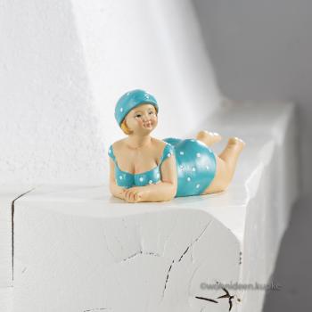 50er Jahre Mini Badefigur mollige Ida in hellblauem Kleid (Größe 16 cm)